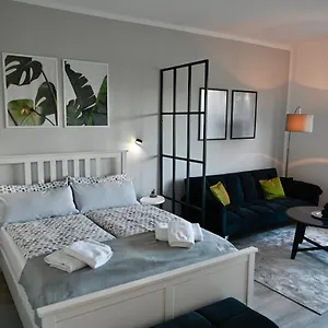 Modernes Mit Direkter Anbindung Zur Und Messe Apartment